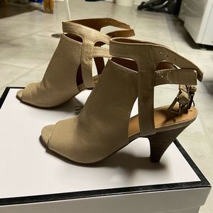 Nine West Leather nude sandals